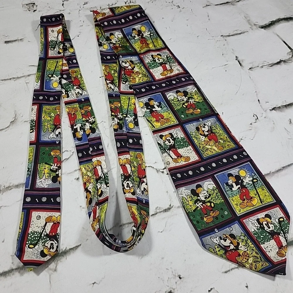 Disney Mickey Unlimited‎ 100% Silk Mickey Mouse Golf Theme Tie